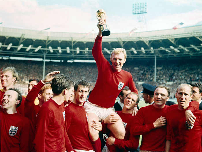 1966-bobby-moore-trophy-teammates.jpg